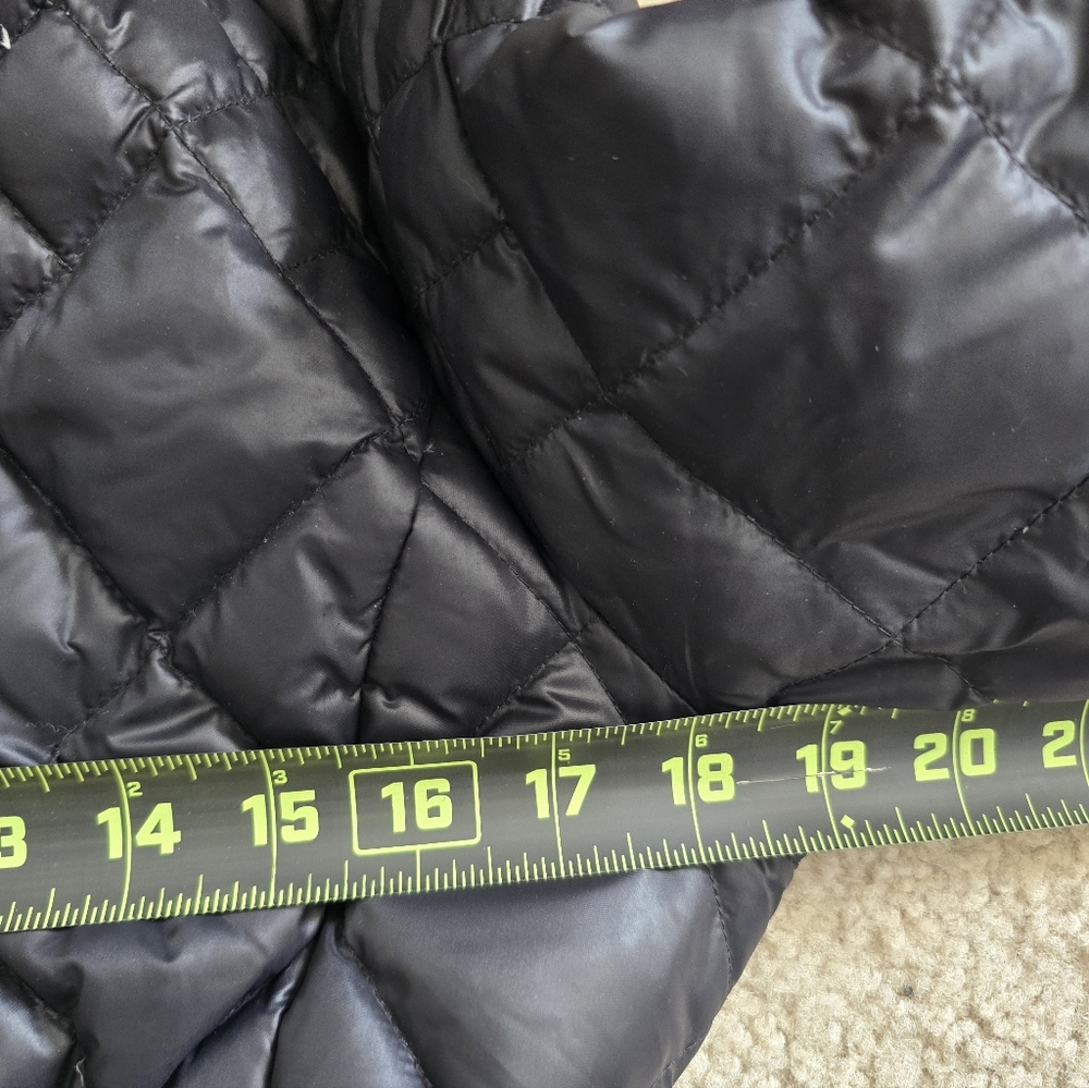 A Pea in the Pod Maternity Blsck Puffer Cost Size Small - Picture 6 of 6